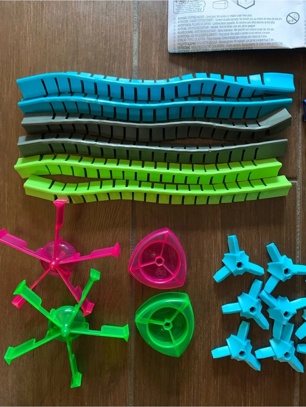 HEX Bots Nano Land Playset W/ 3 Nano Bots, 40+ Pieces Complete